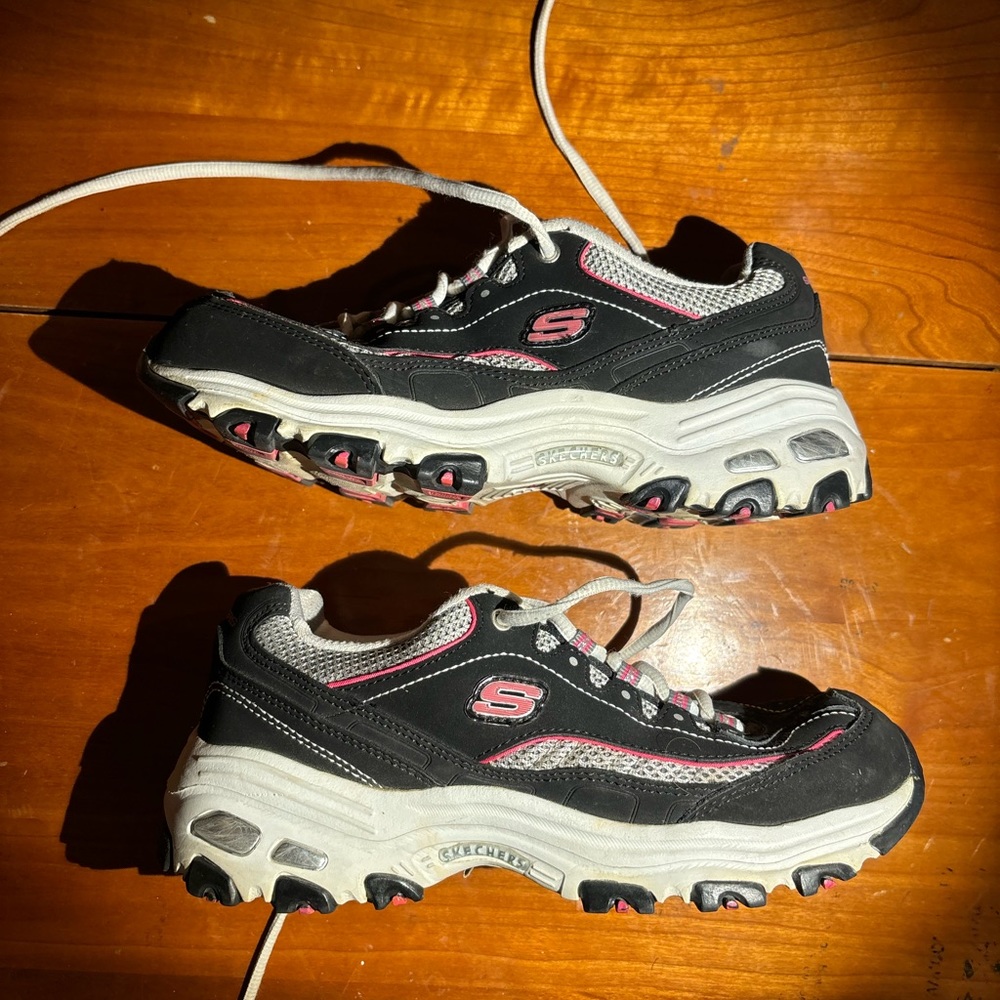 Skechers Womens D Lites Life Saver 11860EW Black Casual Shoes Sneakers Size 6.5